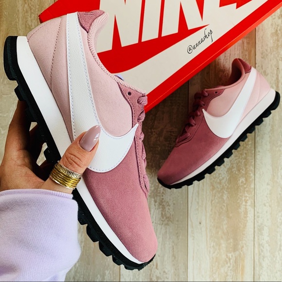 Nike Shoes - NWT Nike pre-love O.X.